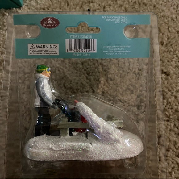 Man with snowblower Christmas village figurine scene - Picture 1 of 5